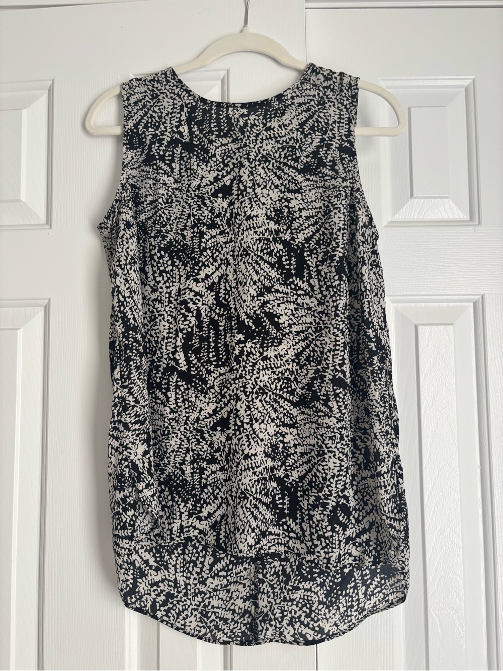 Black and White Printed Sleeveless Blouse
